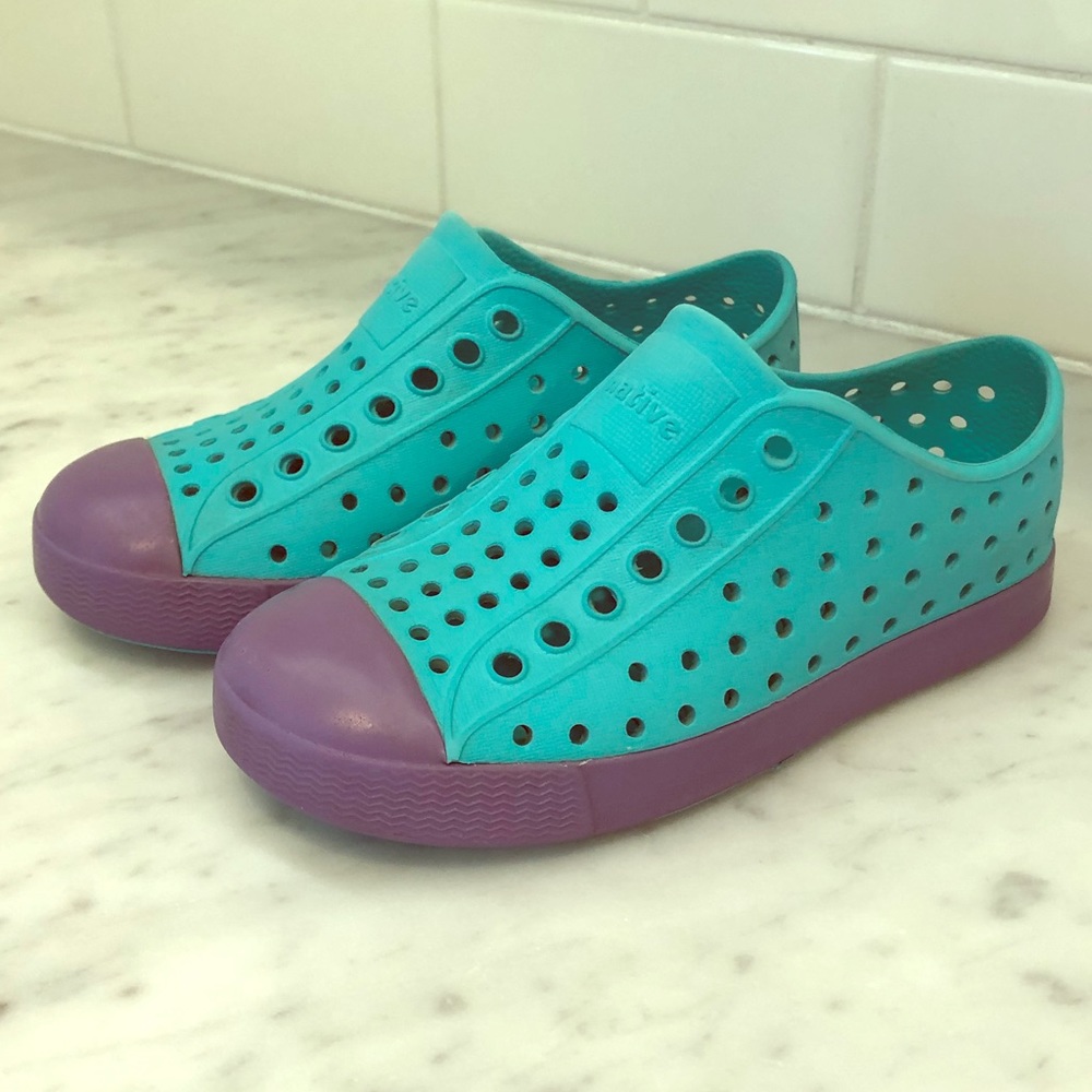 Native Jefferson toddler size C10 turquoise/purple